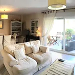 펜션 Garden Townhouse