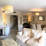 펜션 Garden Townhouse
