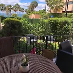 Garden Townhouse 펜션 에스테포나